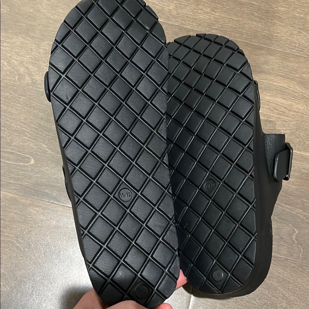 NWT (no brand)Men Sandals size 11/12 - Picture 6 of 8
